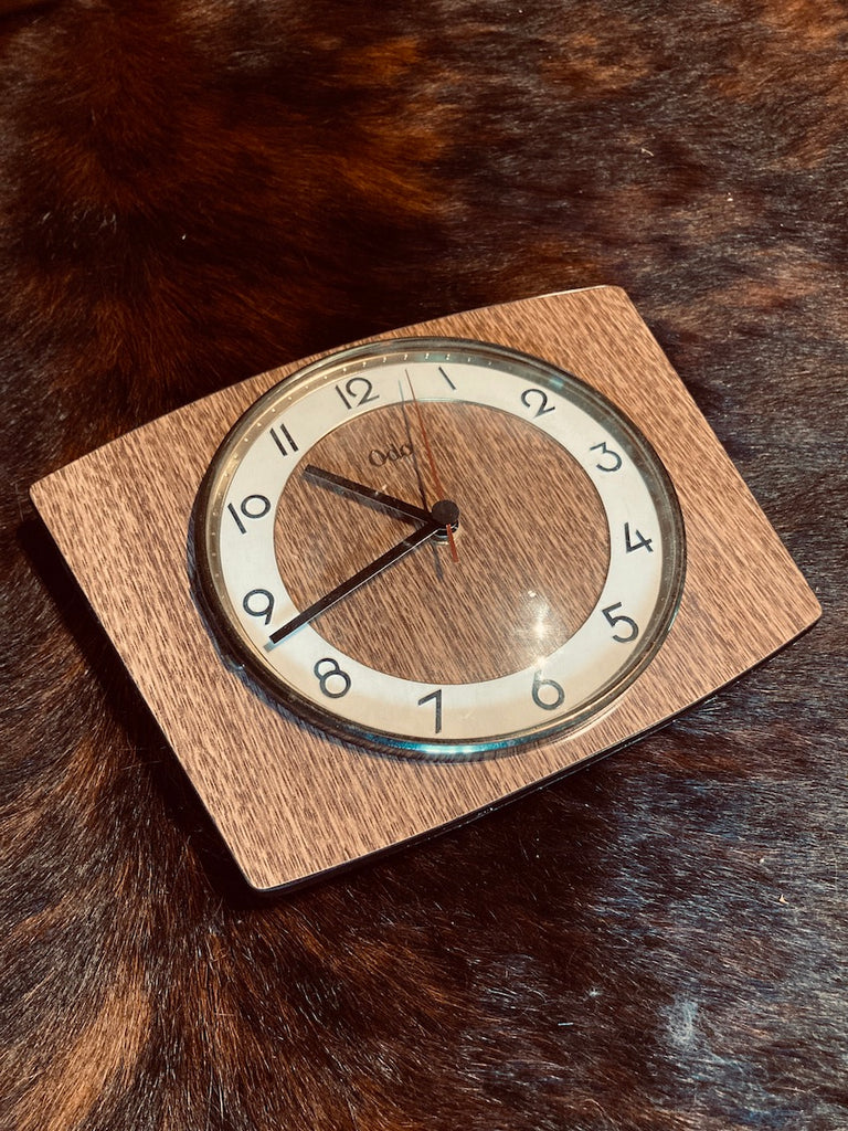 PENDULE HORLOGE FORMICA vintage - FLASH - Noir rouge - Années 60 70 EUR PENDULE HORLOGE FORMICA vintage - FLASH - Noir rouge - Années 60 70 EUR