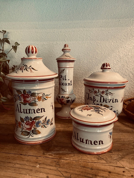 Ensemble de 4 pots de pharmacie / d'apothicaire vintages Léon Warin