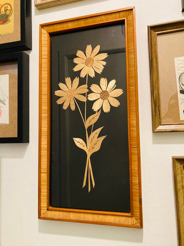 Cadre vintage marguerites en marqueterie de paille - 1975