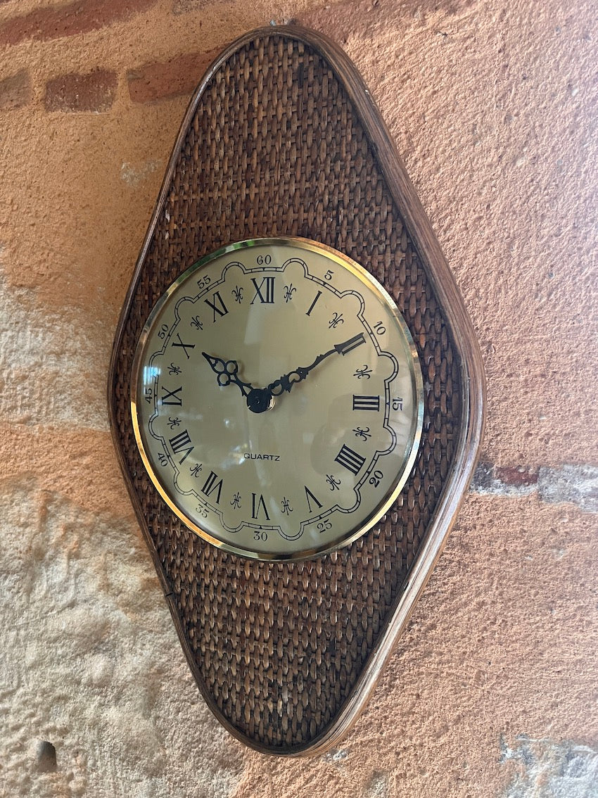 Horloge / pendule quartz en rotin tressé Art-Vannerie tout fait main