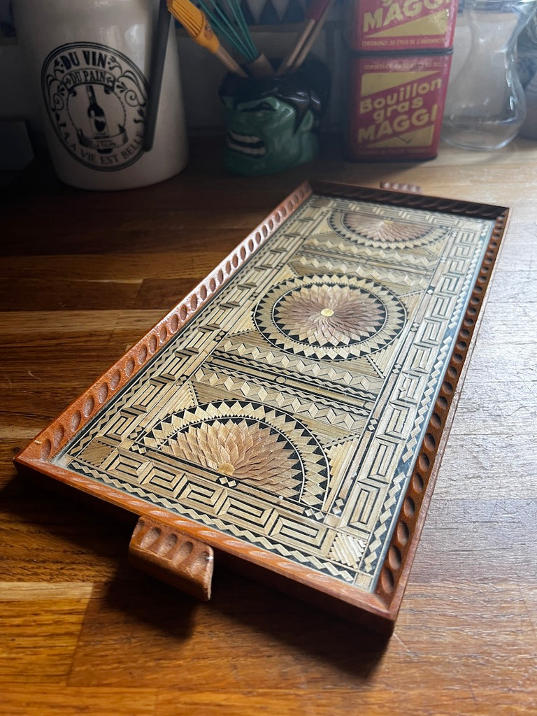 Plateau de Service Ancien en Marqueterie et Métal Doré (Gebraucht) in Vallamand für CHF 80 - mit Plateau de Service Ancien en Marqueterie et Métal Doré (Gebraucht) in Vallamand für CHF 80 - mit