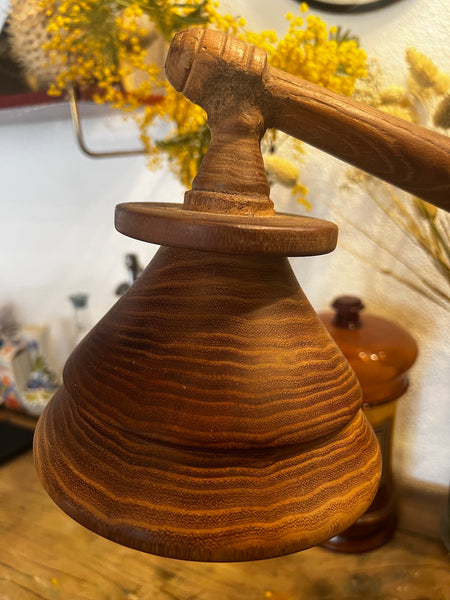 Lampe vintage à poser en bois exotique