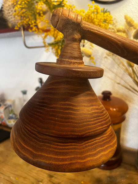 Lampe vintage à poser en bois exotique