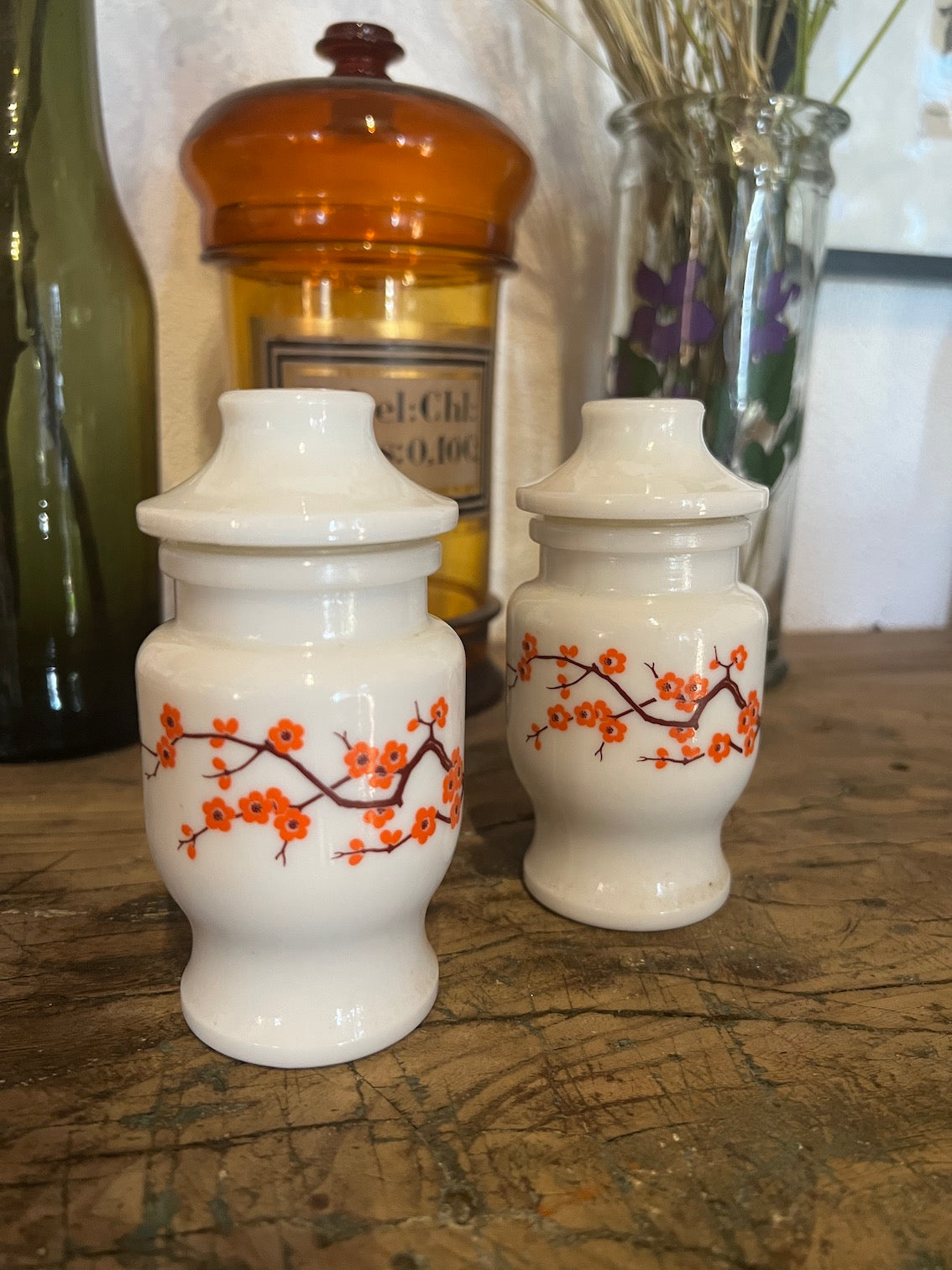 2 petits pots Ariel vintages en verre opaline blanc style apothicaire - Belgium