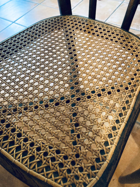 Chaise de bistrot en bois cannée vintage EV
