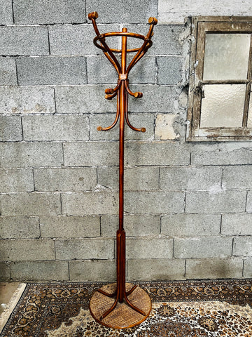Porte-manteau vintage en rotin verni