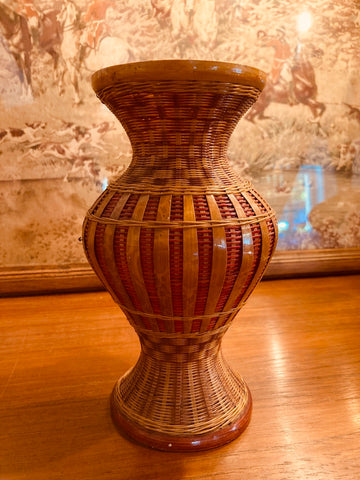 Vase / soliflore vintage en bambou tressé.