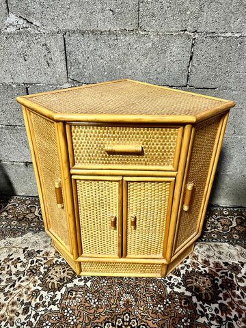 Meuble d'angle vintage en rotin et bois
