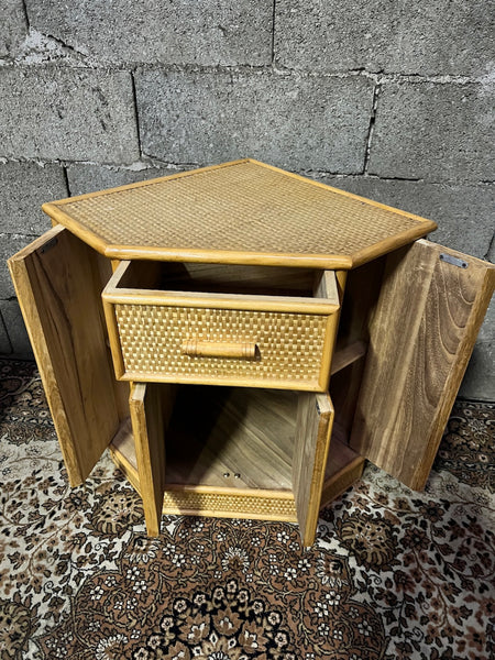 Meuble d'angle vintage en rotin et bois