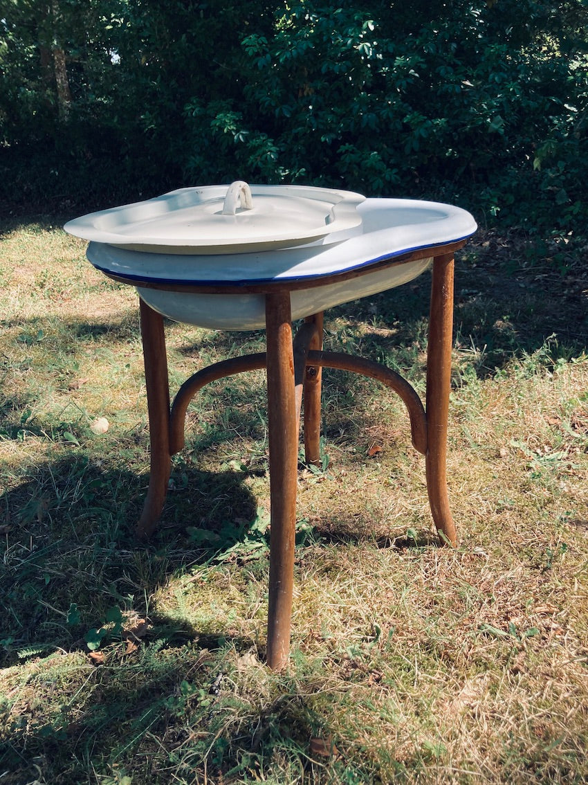 Bidet vintage en bois et émail style Thonet avec couvercle