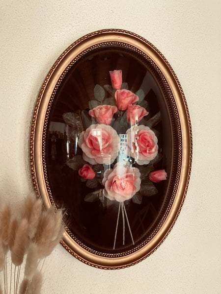 Cadre en verre bombé vintage roses artificielles
