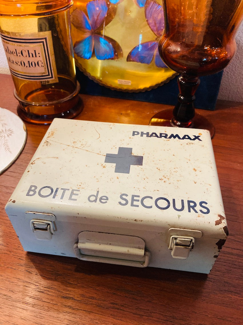 Boite de secours vintage en métal Pharmax