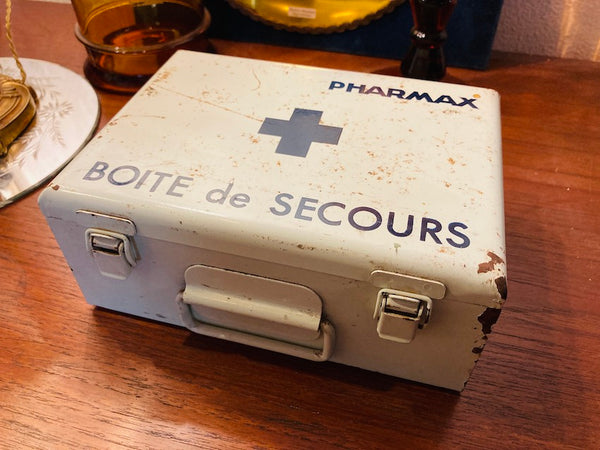 Boite de secours vintage en métal Pharmax