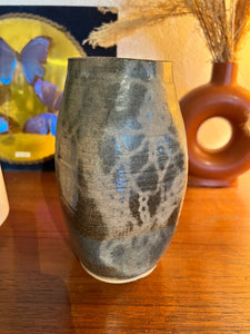 Vase vintage en grès signé JC - 19cm