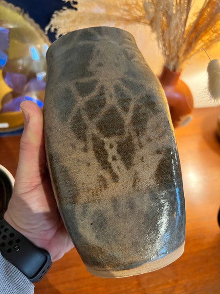 Vase vintage en grès signé JC - 19cm