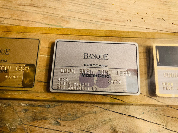 Inclusion en résine / presse-papiers vintage Eurocard Mastercard