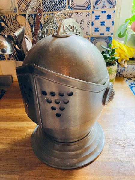 Insolite seau à glaçons vintage heaume d'armure en métal