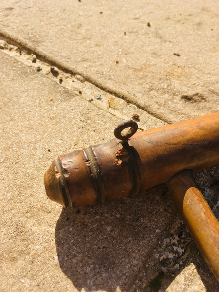 Porte-manteau vintage à 4 patères en bois style bambou.