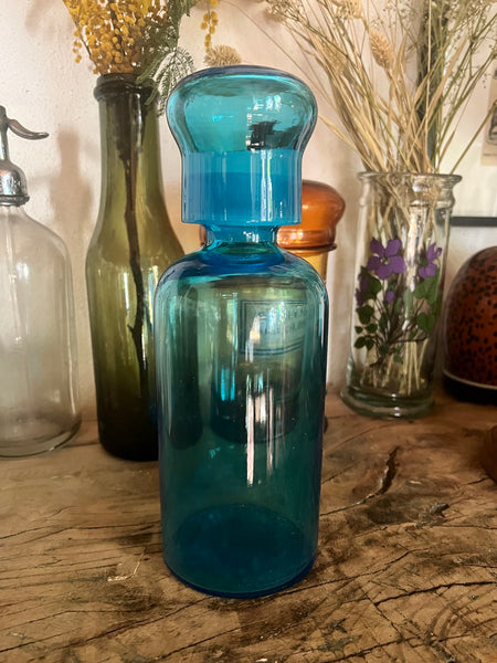 Bouteille / flacon de pharmacie ou d'apothicaire vintage en verre soufflé bleu bouché à l'émeri
