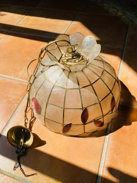 Suspension vintage en nacre sertie de laiton au décor de feuilles - Années 70