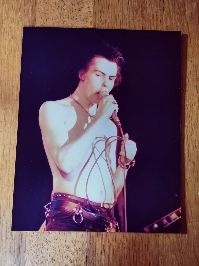 Photographie originale Sid Vicious Sex Pistols années 70 - Le Sélectionneur - Brocante en ligne