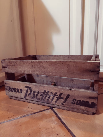 Caisse à bouteilles vintage Pschitt ! Sodas en bois - Années 60. - Le Sélectionneur - Brocante en ligne