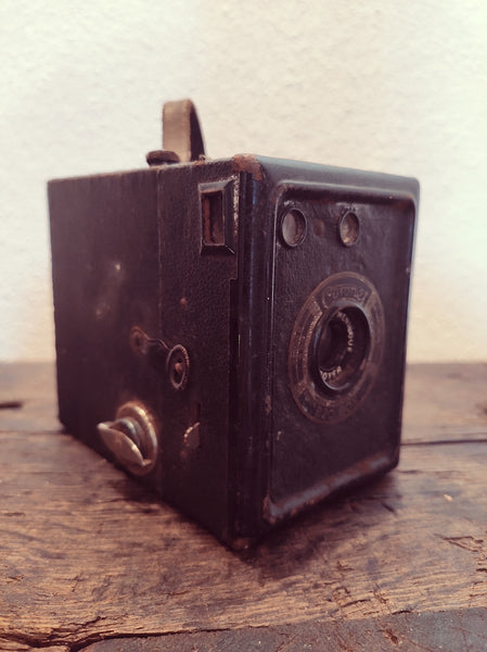Appareil photo ancien Coronet B20 Box - Années 30 - Le Sélectionneur - Brocante en ligne