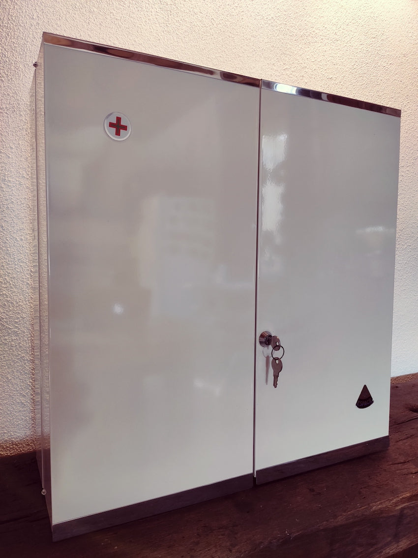 Armoire à pharmacie vintage Rossignol - Années 70 - Le Sélectionneur - Brocante en ligne