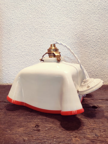 Suspension plissée vintage en opaline blanche et rouge - Le Sélectionneur - Brocante en ligne