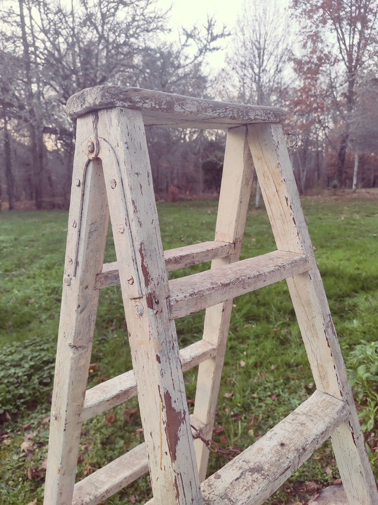 Ancien Escabeau de Peintre en Bois - Vintage French Finds