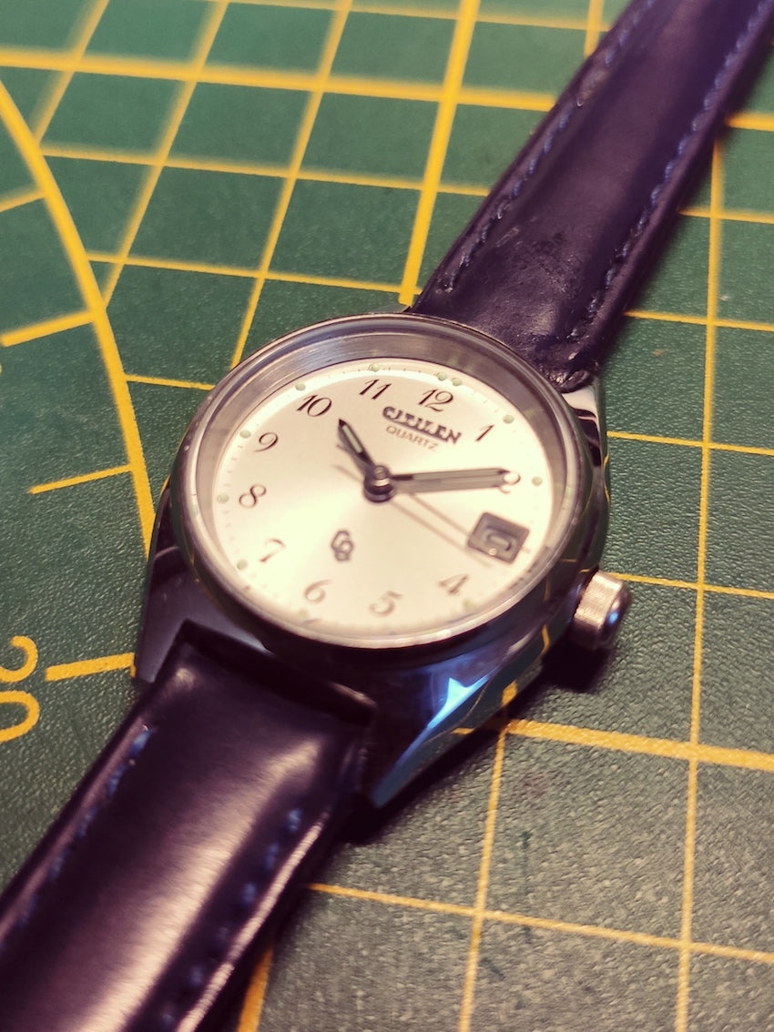 Montre Citizen Vintage Femme Années 80 - Mécanique Manuel - Boîtier Rectangle Doré