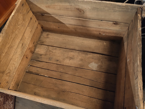 Caisse en bois vintage Rivoire & Carret - Le Sélectionneur - Brocante en ligne