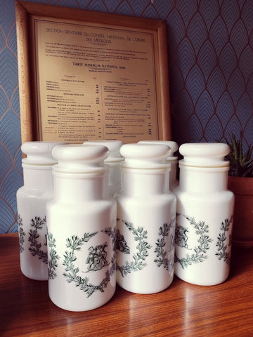 Lot de 5 pots de pharmacie / à épices en opale blanc vintages