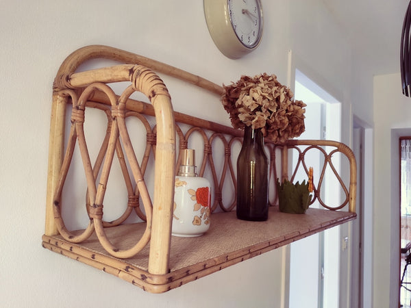 Etagère vintage en rotin et bois