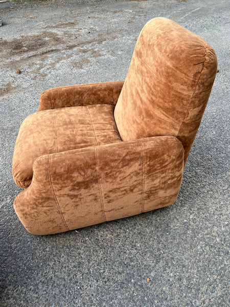 Paire de fauteuils vintages en velours marron clair des années 70