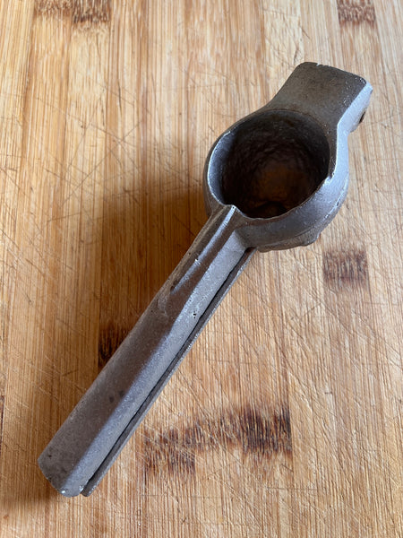 Presse-citron manuel vintage en fonte d'aluminium
