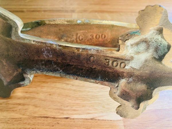 Grand casse-noix / noisettes crocodile vintage en laiton - Années 60