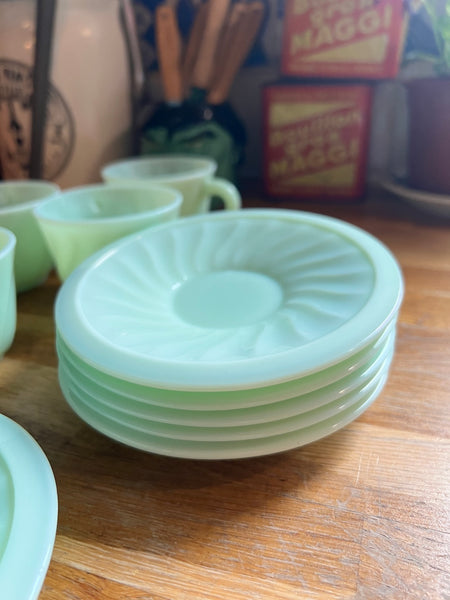 Service à café ou à thé de 11 pièces vintages en opaline de couleur vert mint ou jadéite - Made in France - Années 40/50