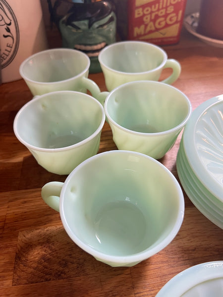 Service à café ou à thé de 11 pièces vintages en opaline de couleur vert mint ou jadéite - Made in France - Années 40/50