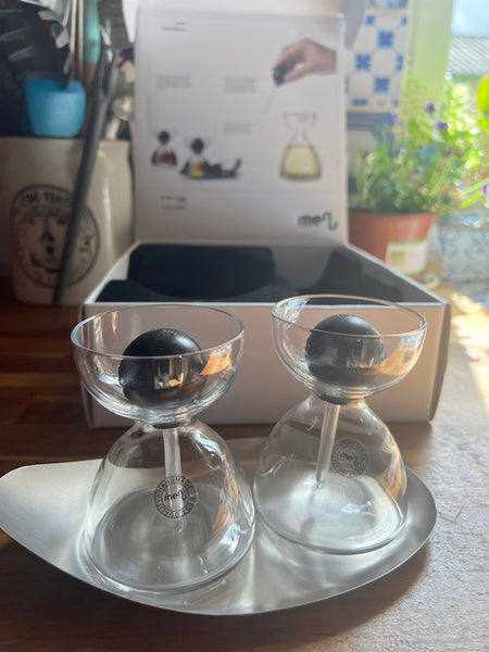 Service huile / vinaigre design Pipette Glass par Lovorika Banovic pour Menu - Danemark - 2005