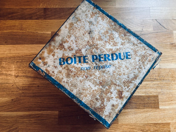 Boite en tôle vintage de boudoirs BN Nantes France - 50/60