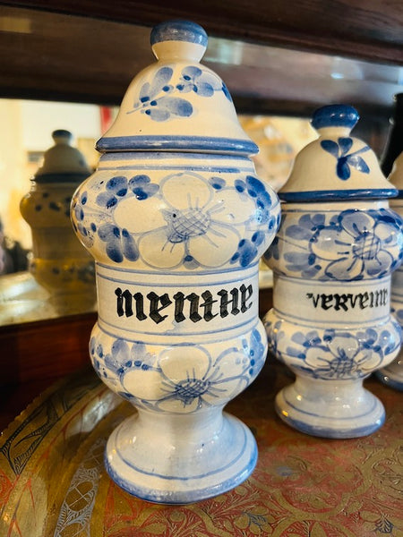 3 pots d'herboriste / à tisane vintages en faïence