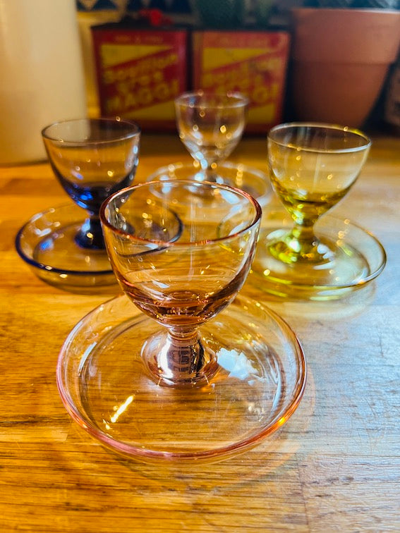 4 coquetiers vintages multicolores en verre