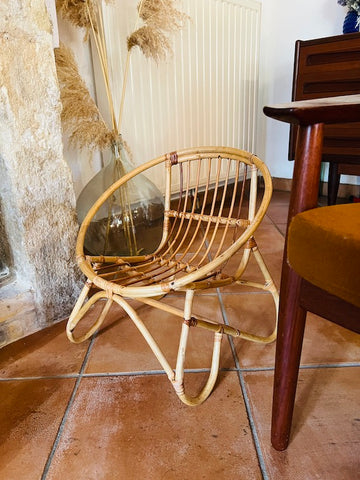 Fauteuil coquille vintage en rotin pour enfant