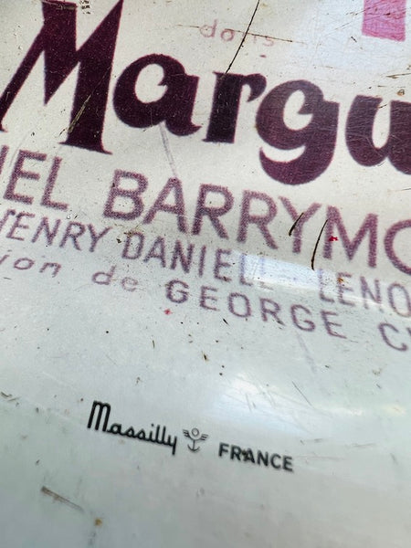 Plateau de service vintage en métal "Le roman de Marguerite Gautier" - Massilly France