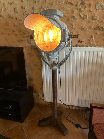 Lampe projecteur vintage BBT sur pied - Atelier 416