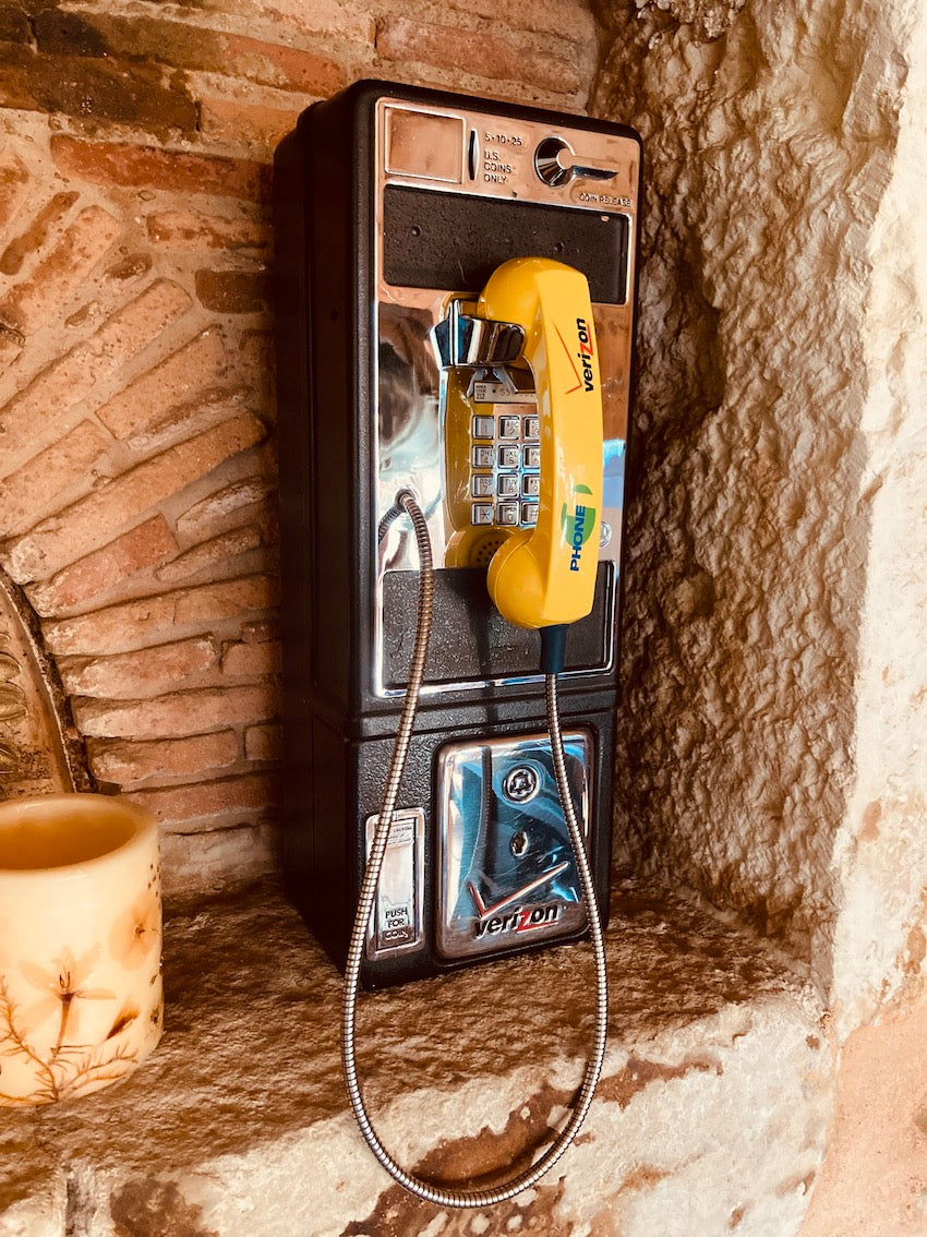 Payphone / Téléphone public à pièces vintage Verizon de Manhattan New York