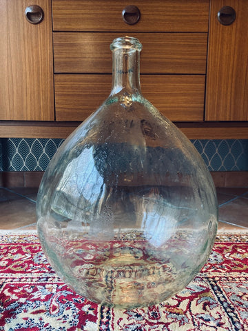 Dame jeanne en verre de 20 litres couleur verte très pâle