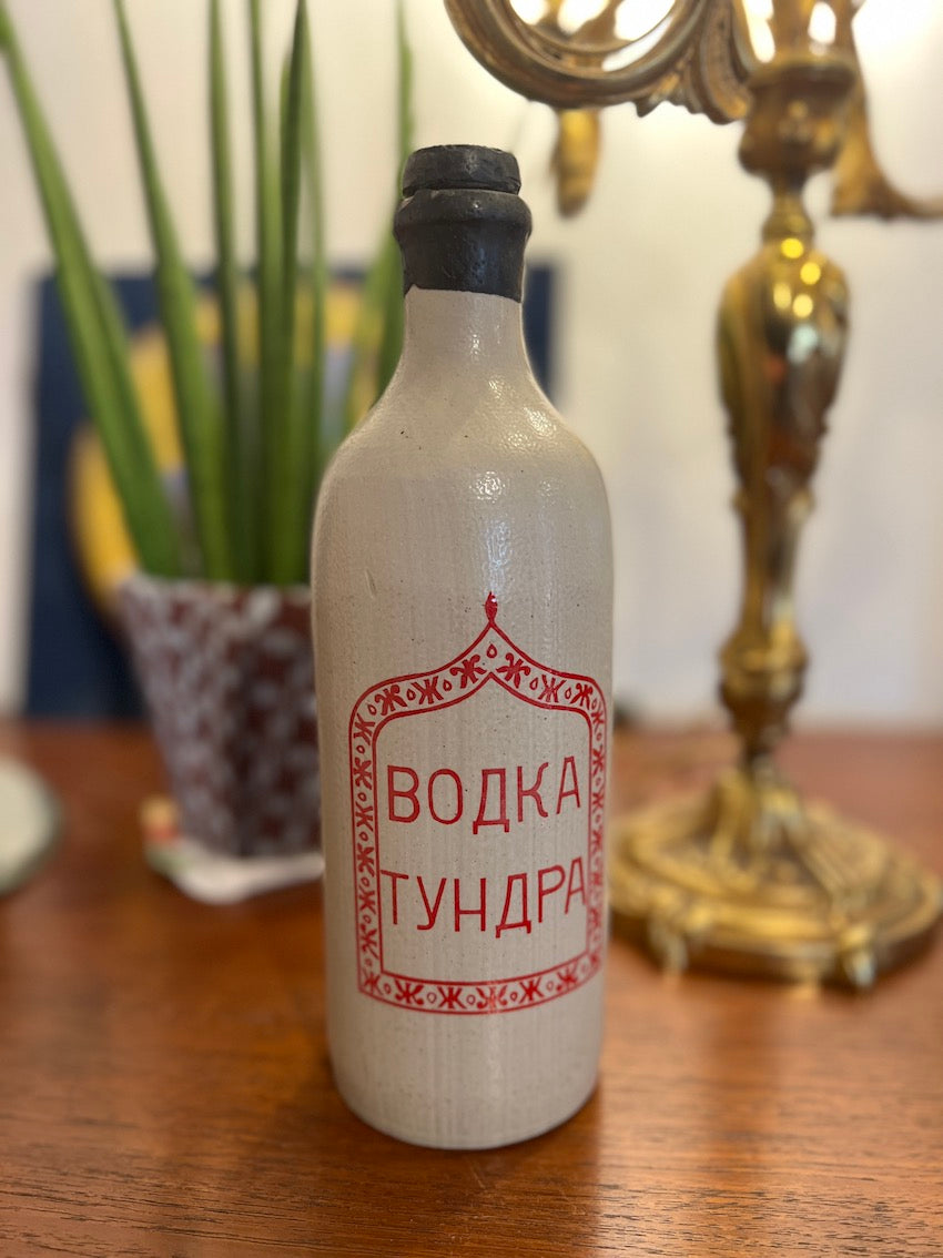Bouteille vintage en grès Vodka Tundra - Années 50/60