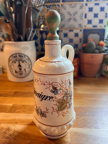 Vinaigrier vintage en céramique avec son bouchon en bois
